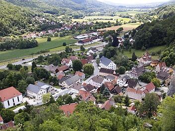 Die Fränkische Schweiz - hier der Blick von der Streitburg ins Wiesenttal in Richtung Ebermannstadt - ist eine Ökomodellregion, die nun mit Leben gefüllt werden muss. Foto: Hofbauer