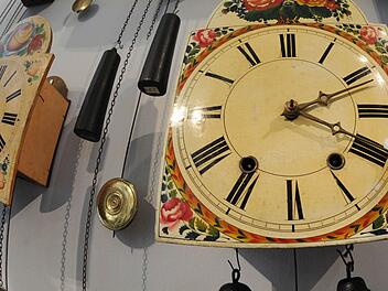 Haben Sie auch an der Uhr gedreht? Hoffentlich in die richtige Richtung Foto: Pilick/dpa