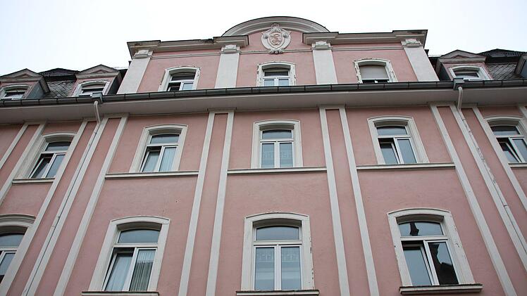 Zuletzt wurde das Gebäude von der China Liangtse Group als Wellnes-Zentrum genutzt. Foto: Benedikt Borst