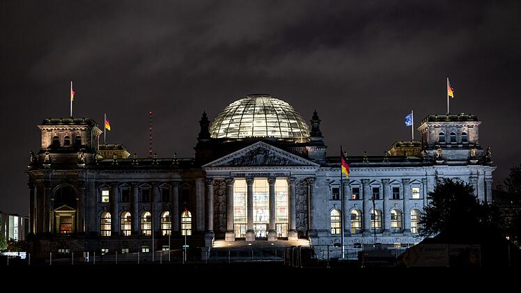 Reichstagsgeb&auml;ude im Morgengrauen
