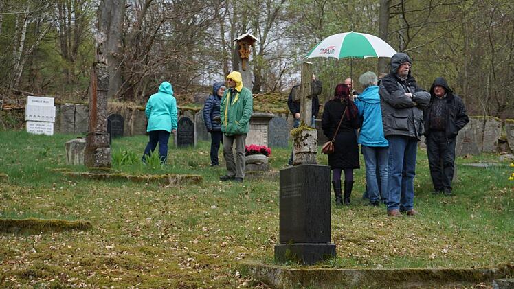 Die Besichtigungsmöglichkeit am Ostersonntag wurde gerne angenommen. Am Pfingstsonntag können die Friedhöfe wieder besucht werden. Foto: Marion Eckert
