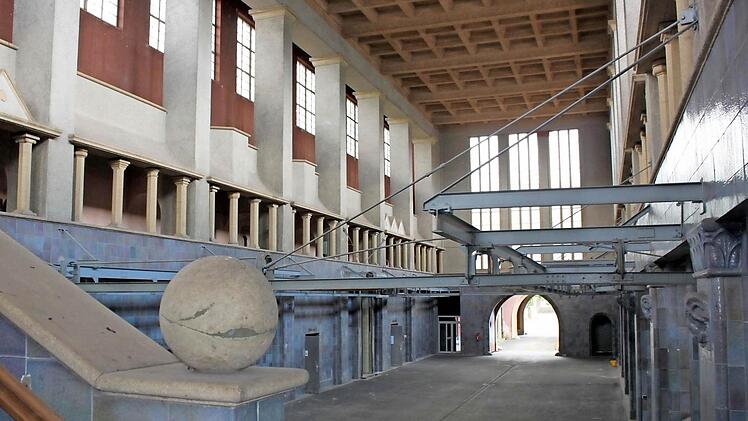 Auch im Inneren zeigt sich der Schlachtof als Monumentalgebäude, für das sich nur schwer eine Nutzung finden lässt.
