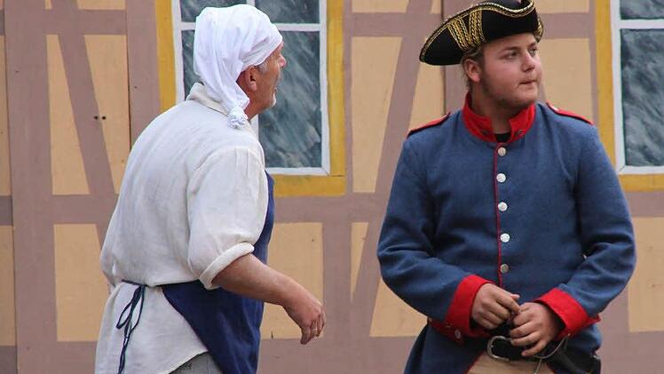 Aufführung des Märchens "Rumpelstilzchen" auf der Freilichtbühne im Schrimpf'schen Schloss  Foto: Dieter Britz