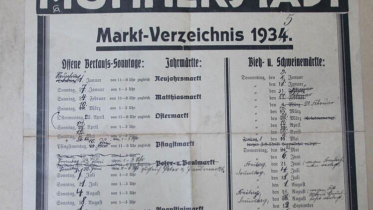 Eines der ältesten Plakate ist ein städtischer Aushang von 1934.