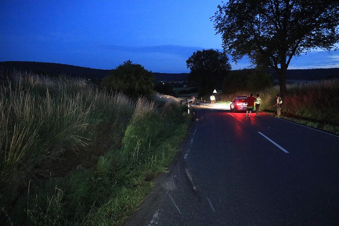 Schwerer Unfall im Landkreis Kulmbach - Fahrzeug überschlagen