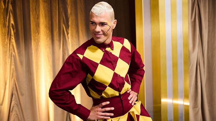 "Das ist ein Supermodel", schw&auml;rmt Amelia Gray von Tony.