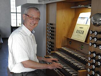 Mit einem , furiosen Orgelkonzert in der Oberthulbaer Pfarrkirche St. Johannes begeisterte der Fuldaer Domorganist Hans-Jürgen Kaiser seine Zuhörer. Peter Klopf