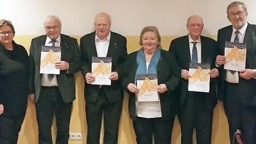 Ehrungen beim Posaunenchor St. Moriz (von links): Chorobmann Bernd H. Klein, Pfarrerin Silke Kirchberger, Rainer Gerhardt, Robert Schreiber, Elisabeth Lang, Hermann Herzog, Volker Grübel und Kirchenmusikdirektor Peter Stenglein  Foto: Martin Koch