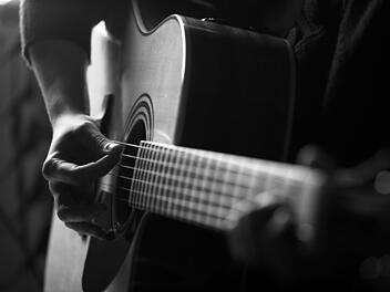 Gitarre schwarz-wei&szlig;