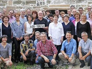 Die ehemaligen Schulkameraden im Haßfurter Gymnasium kamen einst aus dem ganzen Landkreis von Hofheim bis Rauhenebrach, von Theres bis Eltmann. Von rund 100 Mitschülern sind drei gestorben, von 30 weiß man die Adressen nicht, etliche waren zu dem Termin verhindert, schickten aber ein Foto von sich. Foto: privat