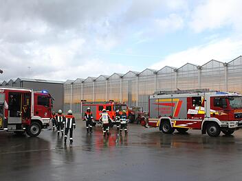 Feuerwehr-Gro&szlig;&uuml;bung auf der Gem&uuml;sefarm in FeulersdorfFoto: Sonny Adam