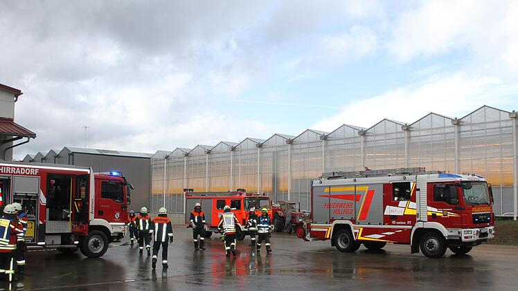 Feuerwehr-Gro&szlig;&uuml;bung auf der Gem&uuml;sefarm in FeulersdorfFoto: Sonny Adam