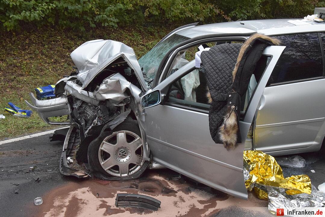 Unfall bei Margetshöchheim: Vier Erwachsene und vier Kinder verletzt