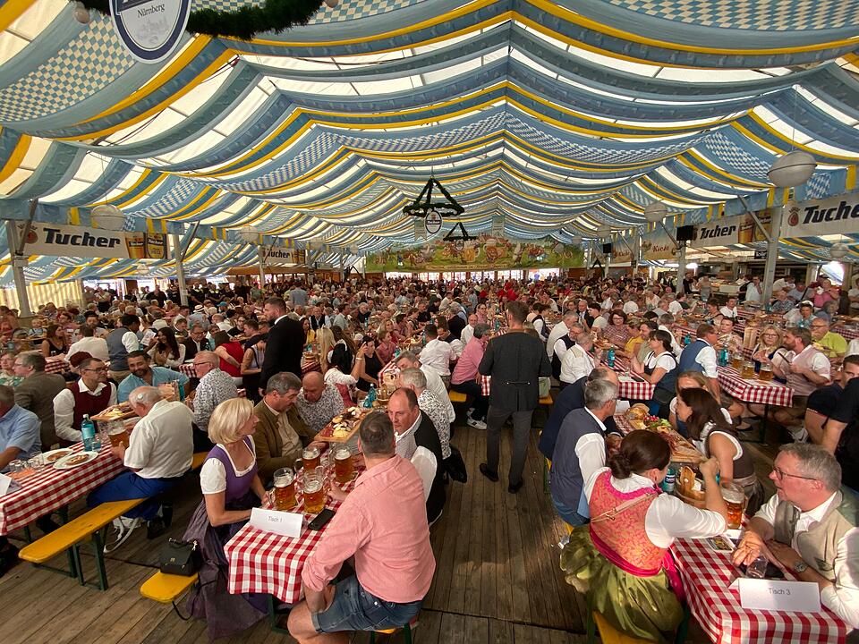 Nürnberger Herbstvolksfest 2024 eröffnet - die schönsten Bilder