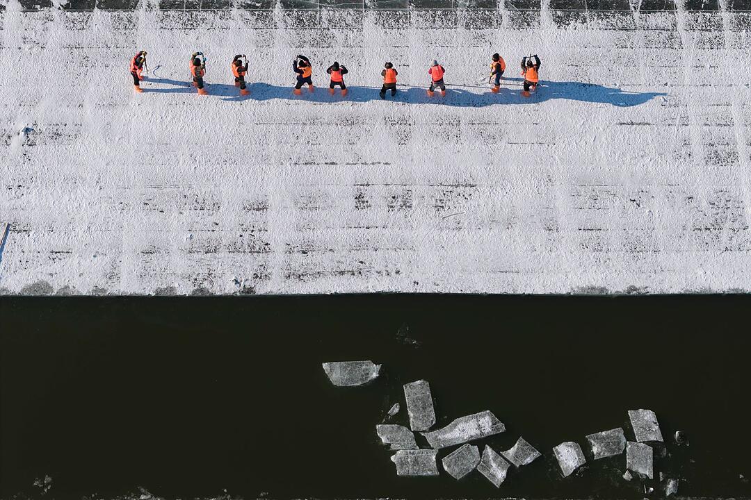 Vorbereitungen f&uuml;r Sehensw&uuml;rdigkeiten aus Eis in China