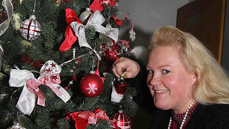 Erdbeeren gibt es das ganze Jahr - warum nicht auch am Weihnachtsbaum?