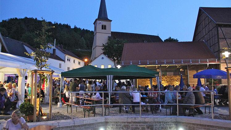 Die Gestaltung eines attraktiven Ortsmittelpunktes war das wichtigste Projekt des Marktes, das heuer Jahr umgesetzt wurde. Foto: Gerd Schaar