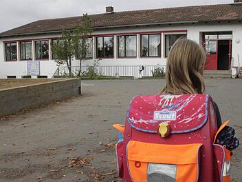 Die Schüler in Kersbach gehen einer neuen Schule am alten Standort entgegen. Foto: Josef Hofbauer