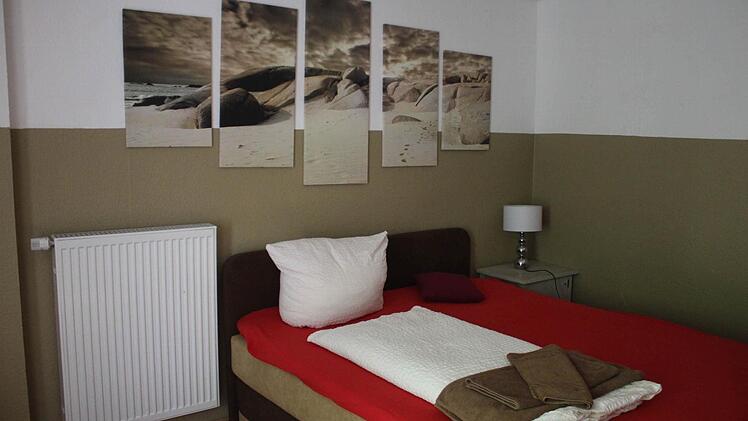 Ein Zimmer für Asylbewerber im Gasthof "Zur Linde" in Heßdorf.   Foto: shx