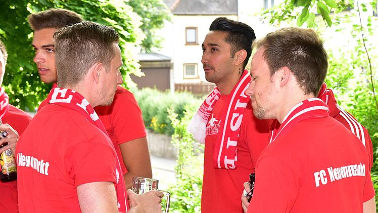 Danial (zweiter  von rechts) mit SportkameradenFoto: Archiv
