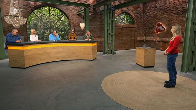 "Man sieht dass da mal jemand ran ist, kleine Kratzer", jammerte Händler Jos van Katwijk. "Die gehört eigentlich nicht saubergemacht", lamentierte auch Daniel Meyer. "Furchtbar!", stellte ein geknickter Walter Lehnertz fest.