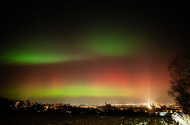 Polarlichter über Franken: Fotos vom seltenen Sonnensturm-Schauspiel