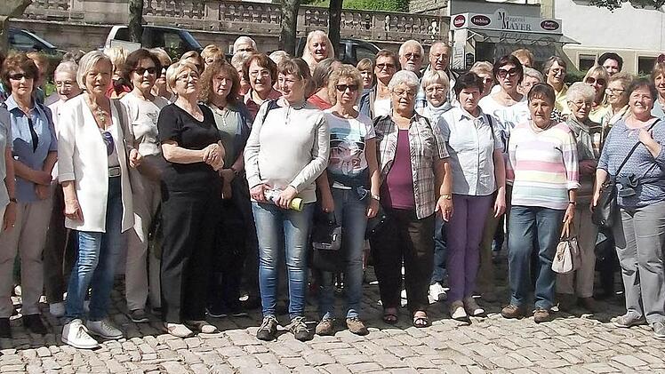 Die Caritas-Helfer bei ihrem Ausflug in Ebrach. Foto: Caritas