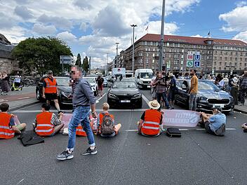 Nürnberg: Auto-Blockierer machen OB schwere Vorwürfe - und ziehen Vergleich zu "Rassentrennung"