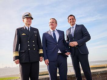 Verteidigungsminister Pistorius in Emden