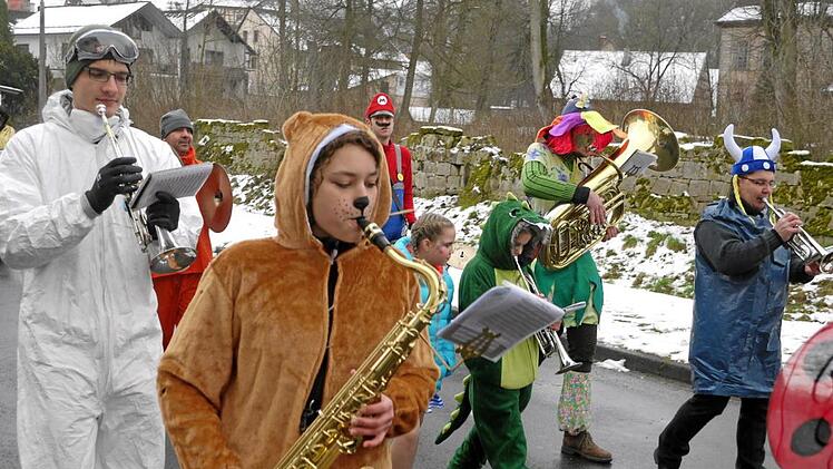Bei den Leuzendorfer Musikanten ein besonderes Saxophon. Wird bestimmt ein besonders sch&ouml;ner Ton!