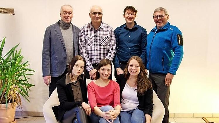 Der neue Vorstand des Missionsvereins "Lasst uns gehen" Heiligenstadt, vorn die Beisitzerinnen (von links) Carolin Dorsch, Silvia B&auml;rnreuther, Eva Audenrith; hinten (von links): Friedrich Dorsch, Heinz Sponsel, Florian Ott, Otto Audenrith Foto: privat
