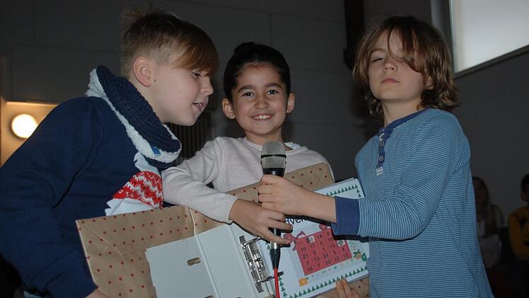 Ein lustiges Adventskalendergedicht hatte die Klasse 2b parat.Uschi Prawitz