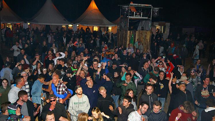 Party im Nirgendwo. Foto: Monika Limmer