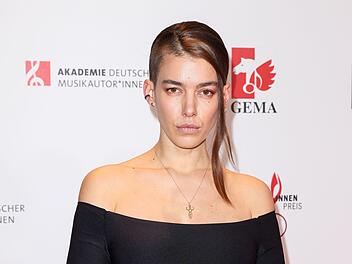 Frida-Gold-Frontfrau Alina S&uuml;ggeler erlitt nach den Dreharbeiten zu "Sing meinen Song" eine Hirnblutung.