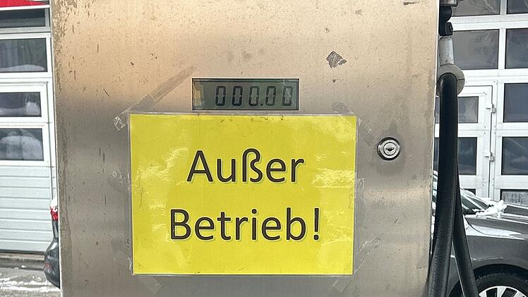 Gasaustritt an Tankstelle in Hofer Tankstelle