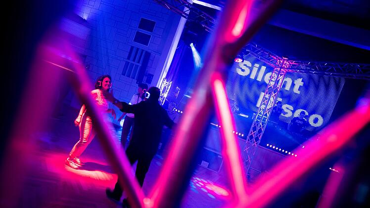 Die erste "Silent Disco" im Landkreis Kronach. Foto: Marian Hamacher