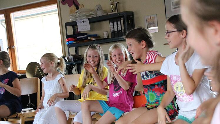 Der neue Garitzer Kinderchor, bei dem Freude und Bewegung Priorität haben, ist noch aufnahmefähig.Teresa Hirschberg/Archiv