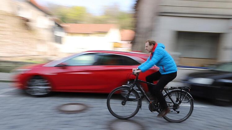 Michael Schnelle fährt jeden Tag mit dem Fahrrad durch Kronach zur Arbeit. Foto: Marian Hamacher