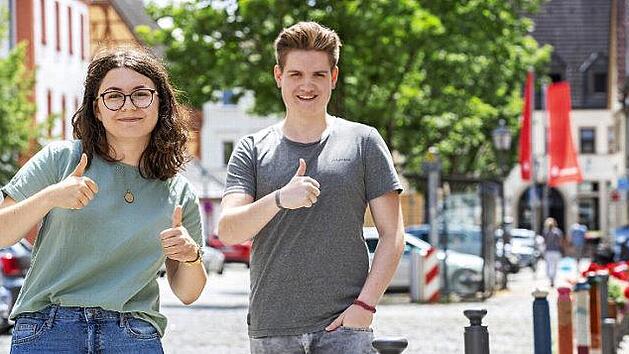 Die Initiatoren des Jugendforums der Partnerschaft f&uuml;r Demokratie im Landkreis Ha&szlig;berge: Hannah Baunacher und Jakob R&ouml;der. Sie laden junge Leute dazu ein, beim Jugendforum mitzumachen.  Foto: Ren&eacute; Ruprecht/MGH
