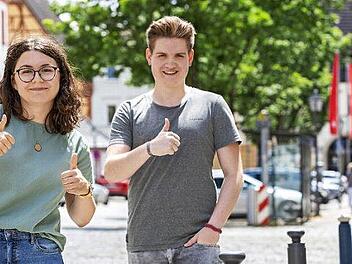 Die Initiatoren des Jugendforums der Partnerschaft für Demokratie im Landkreis Haßberge: Hannah Baunacher und Jakob Röder. Sie laden junge Leute dazu ein, beim Jugendforum mitzumachen.  Foto: René Ruprecht/MGH