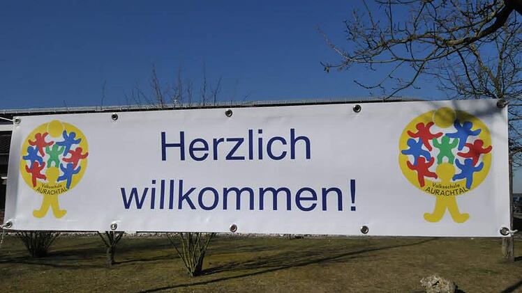 Dieses Plakat begrüßte die jungen Vorleser.