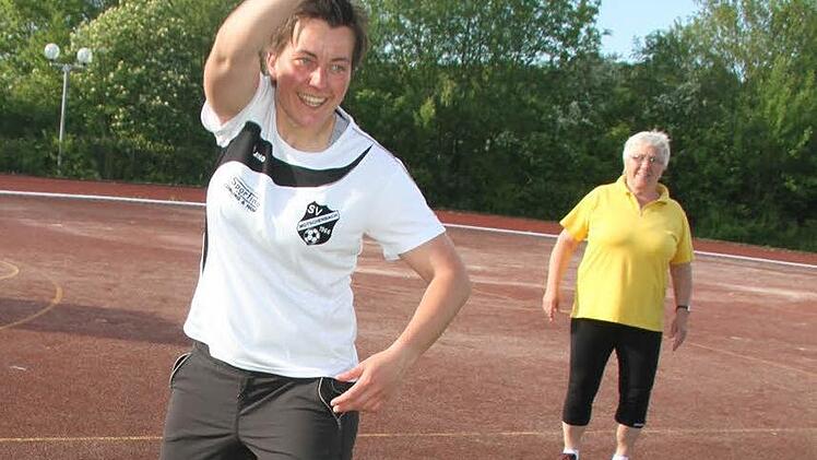 Ihre Premiere feierte sie auch mit dem Schleuderball.