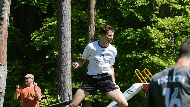 Thomas Aulbachs (Gräfendorf) erster Treffer beim 3:2-Sieg über Lauter.ssp