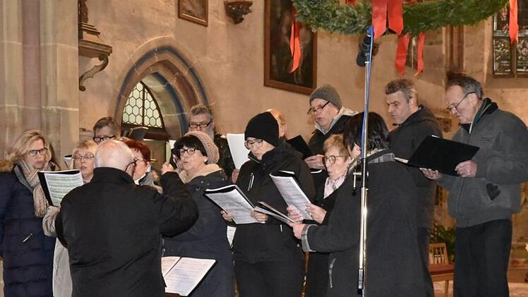 In der Marienkirche sangen verschiedene Chöre wie der Gesangverein aus Unfinden.