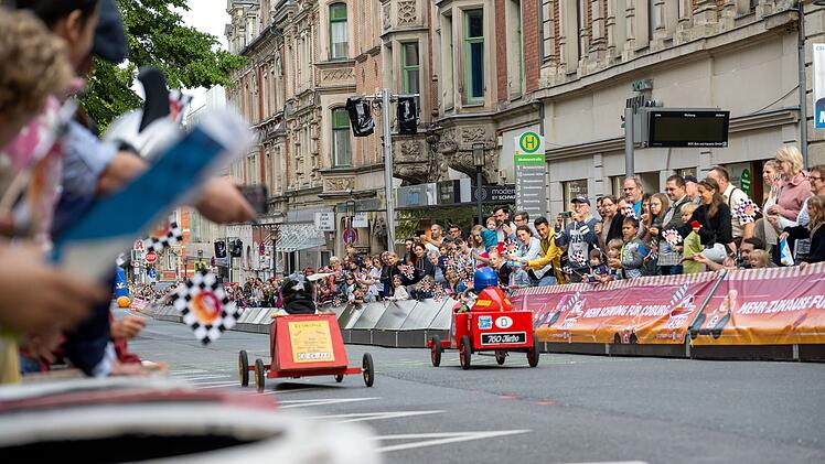 Coburg feiert Revival von legend&auml;rem Seifenkistenrennen - die sch&ouml;nsten Bilder