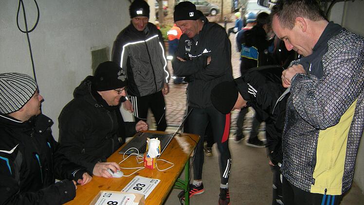 Schnappschüsse vom Fuschter Silvesterlauf.