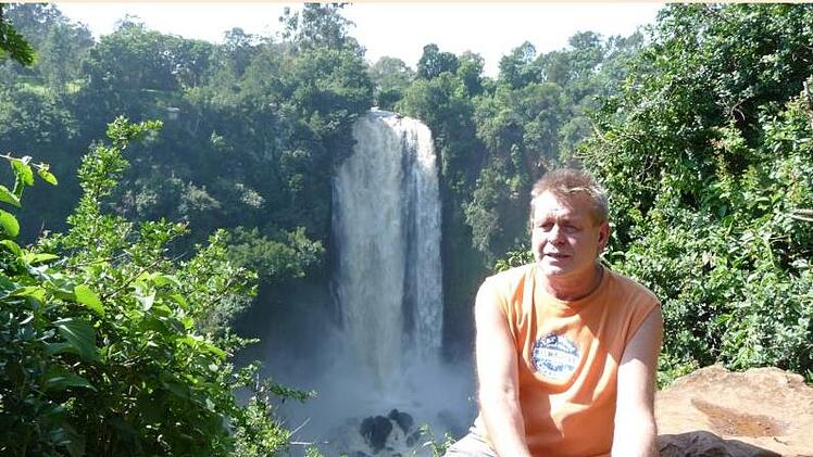 Beeindruckendes Plätzchen: Vor dem Thomson Wasserfall. Günther Schneider 