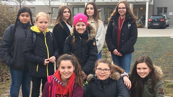 Die Sch&uuml;lerinnen der "We care AG" Foto: privat