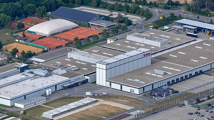 Auch am Brose-Standort in Hallstadt soll noch Personal abgebaut werden.  Foto: Ronald Rinklef
