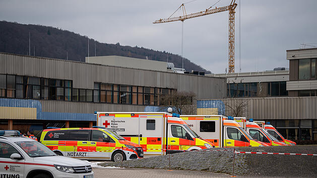 17 Verletzte nach Böllerwurf in Schule: Eine Person per Rettungshubschrauber ins Krankenhaus